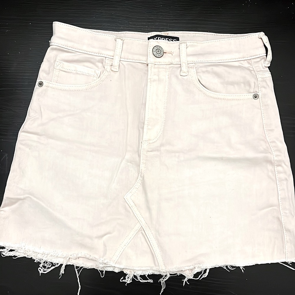 Express light pink skirt